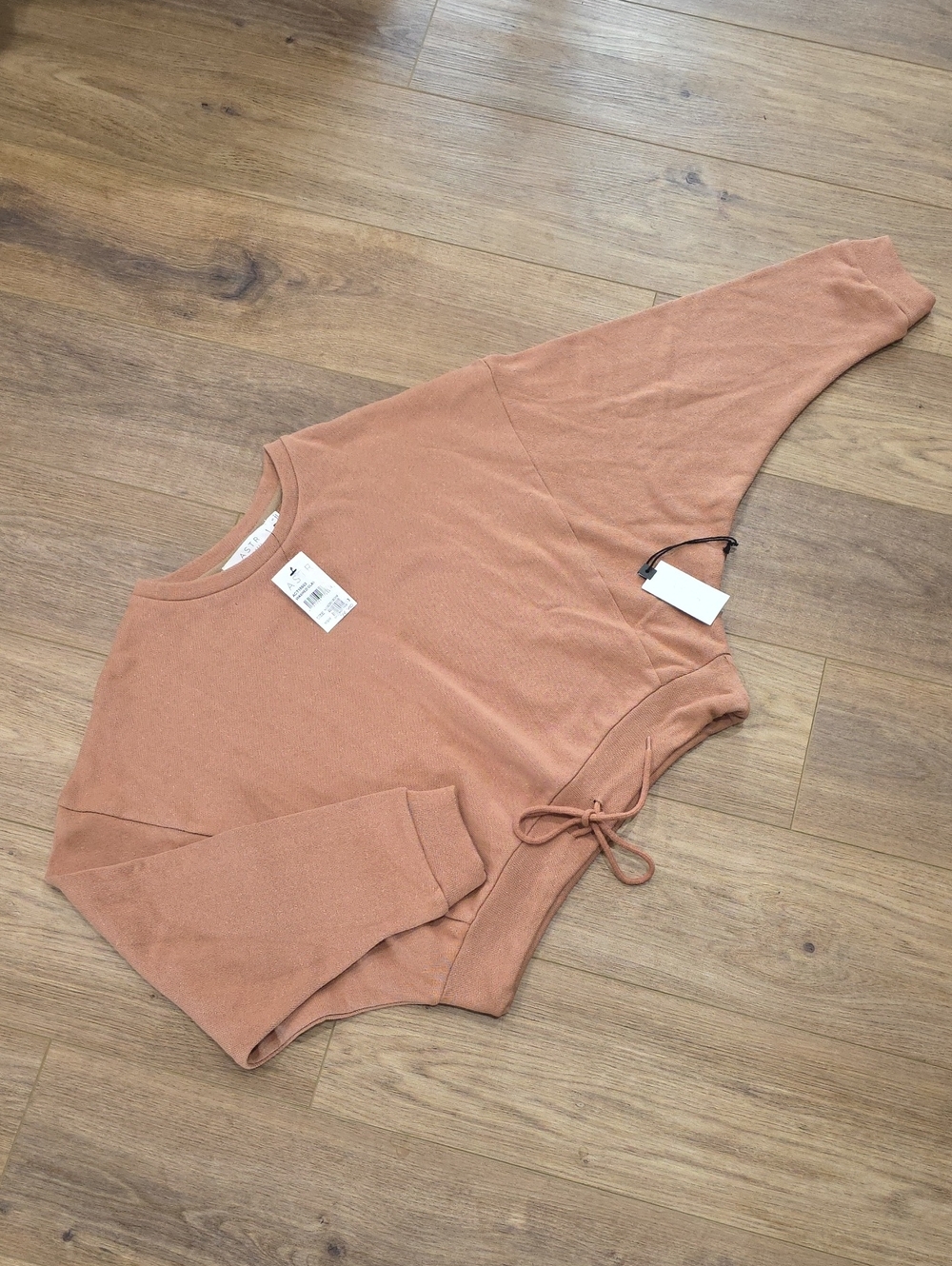 NWT ASTR THE LABEL Sweatshirt Crop Size Small